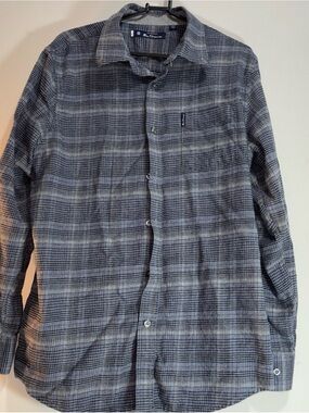 Ben Sherman Men's Long Sleeve Gray Plaid Button-Up Shirt. 1056